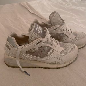 Saucony Shadow 6000 megabyte, mens size 5.5